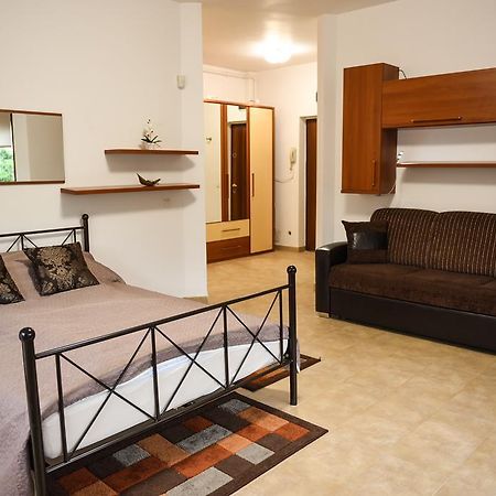 Modern Apartment Near City Center Клуж-Напока Екстериор снимка